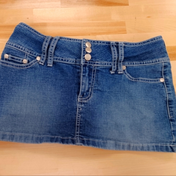 Skirt - Picture 1 of 1